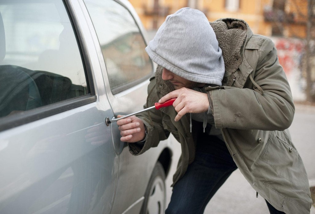 Cómo evitar que te roben el coche en vacaciones